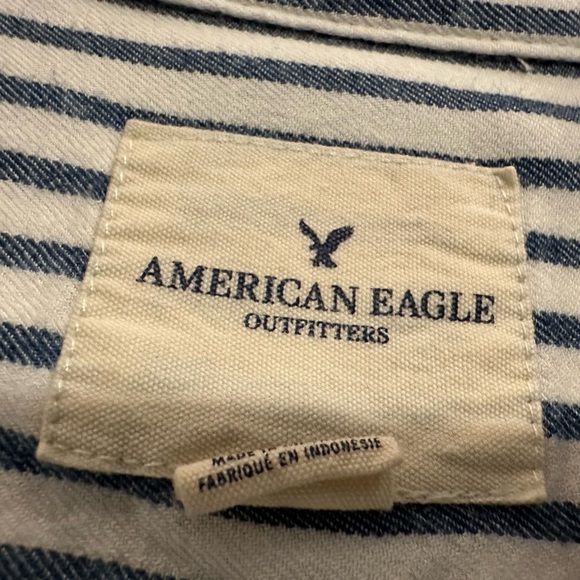American Eagle Short Sleeve Button-up Shirt with Stripes Size large - Picture 8 of 9